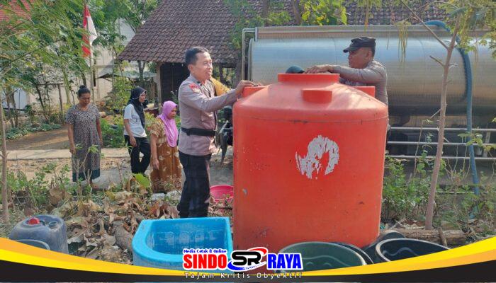 Polres Ponorogo Hadir Bawa Harapan Saat Kemarau Panjang, Salurkan 16 Ribu Liter Air Bersih untuk Warga Karangpatihan