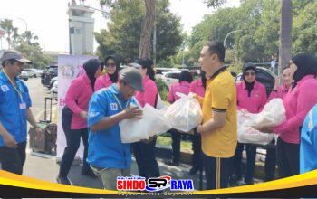 Sambut HKGB ke-74, Polres Pelabuhan Tanjung Perak Gelar Bansos untuk Portir di Terminal Gapura Surya Nusantara