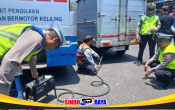 Uji Emisi Digencarkan, Satlantas Polres Pelabuhan Tanjung Perak Gelar Operasi Gabungan di Jalan Pegirian