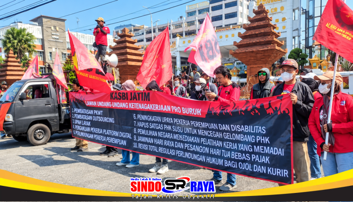 KASBI Jatim Gelar Aksi di Grahadi dan DPRD, Desak UU Pelindungan Ketenagakerjaan Disahkan