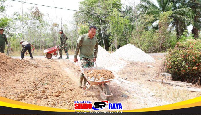 Fondasi Rampung, Satgas TMMD ke-130 Lanjutkan Pengurukan untuk Perkuat Konstruksi