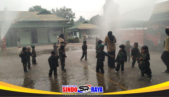 TK Kartika XXVIII-25 Gelar Outing Class di Makodim 1002/HST, Kenalkan Lingkungan TNI Sejak Dini