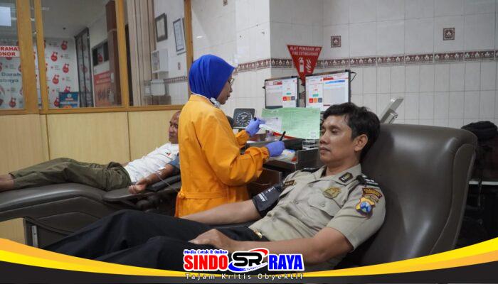 Hari Jadi ke-75 Humas Polri, Polrestabes Surabaya Gelar Donor Darah Bersama Masyarakat