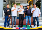 Empat perwakilan media online bersama Kakanwil Ditjenpas Jawa Timur Kusnali saat kunjungan silaturahmi dan diskusi keterbukaan informasi.